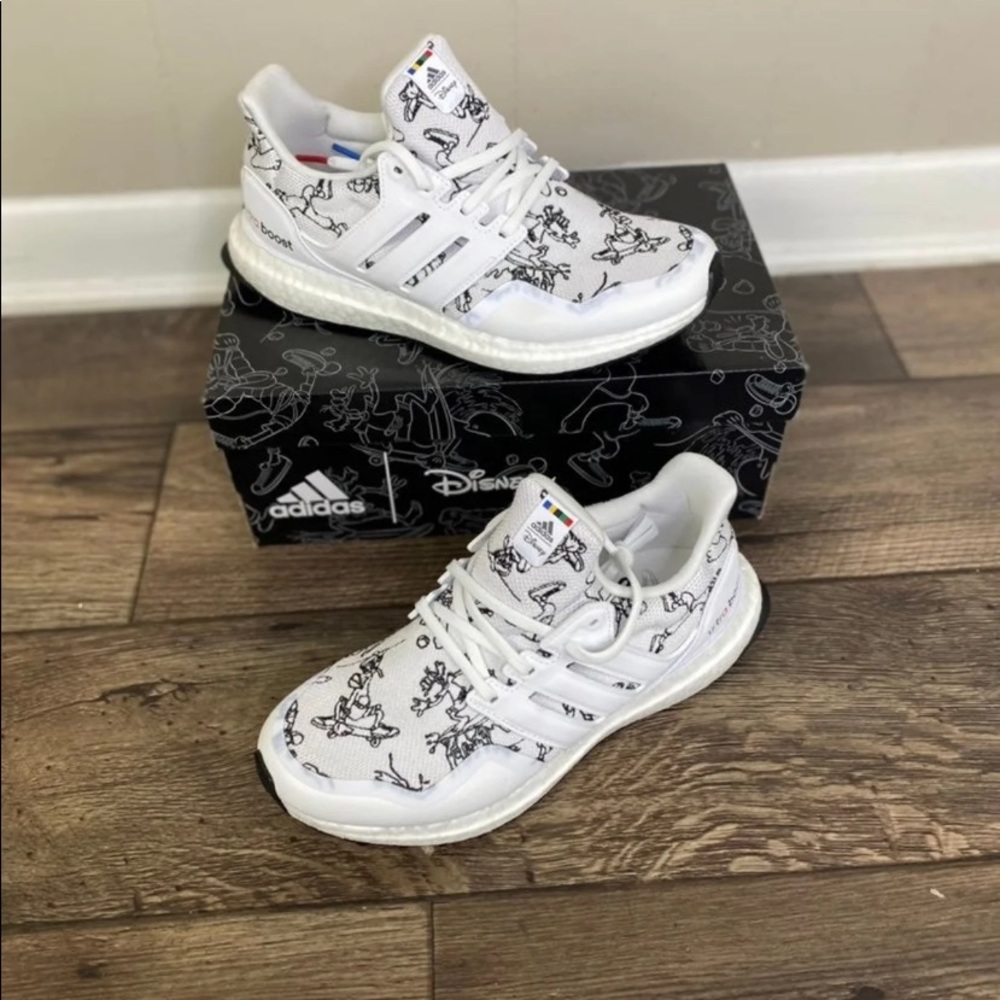 Adidas UltraBoost Disney Goofy Women 8.5